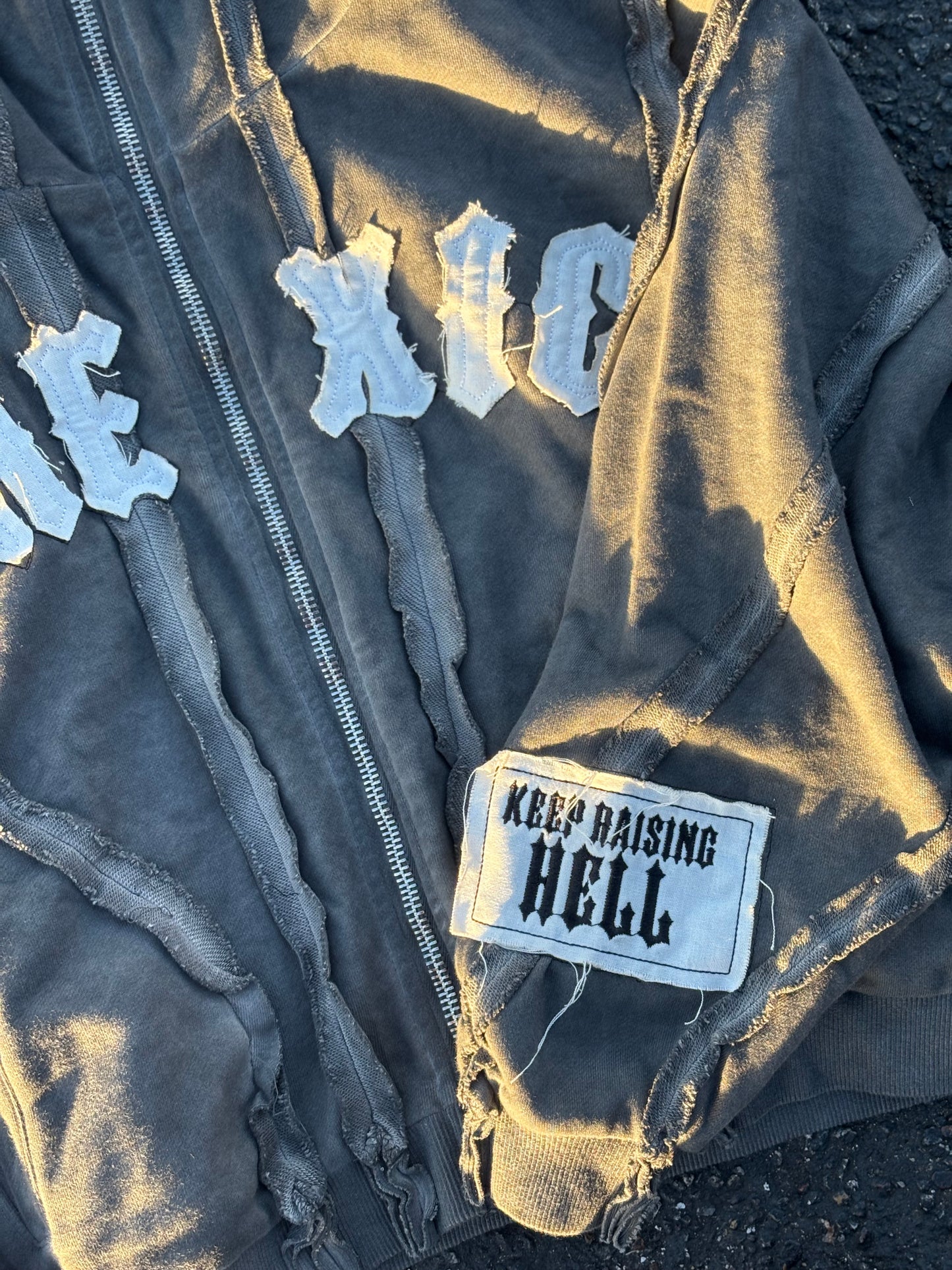 In disguised Crop Zip-Up